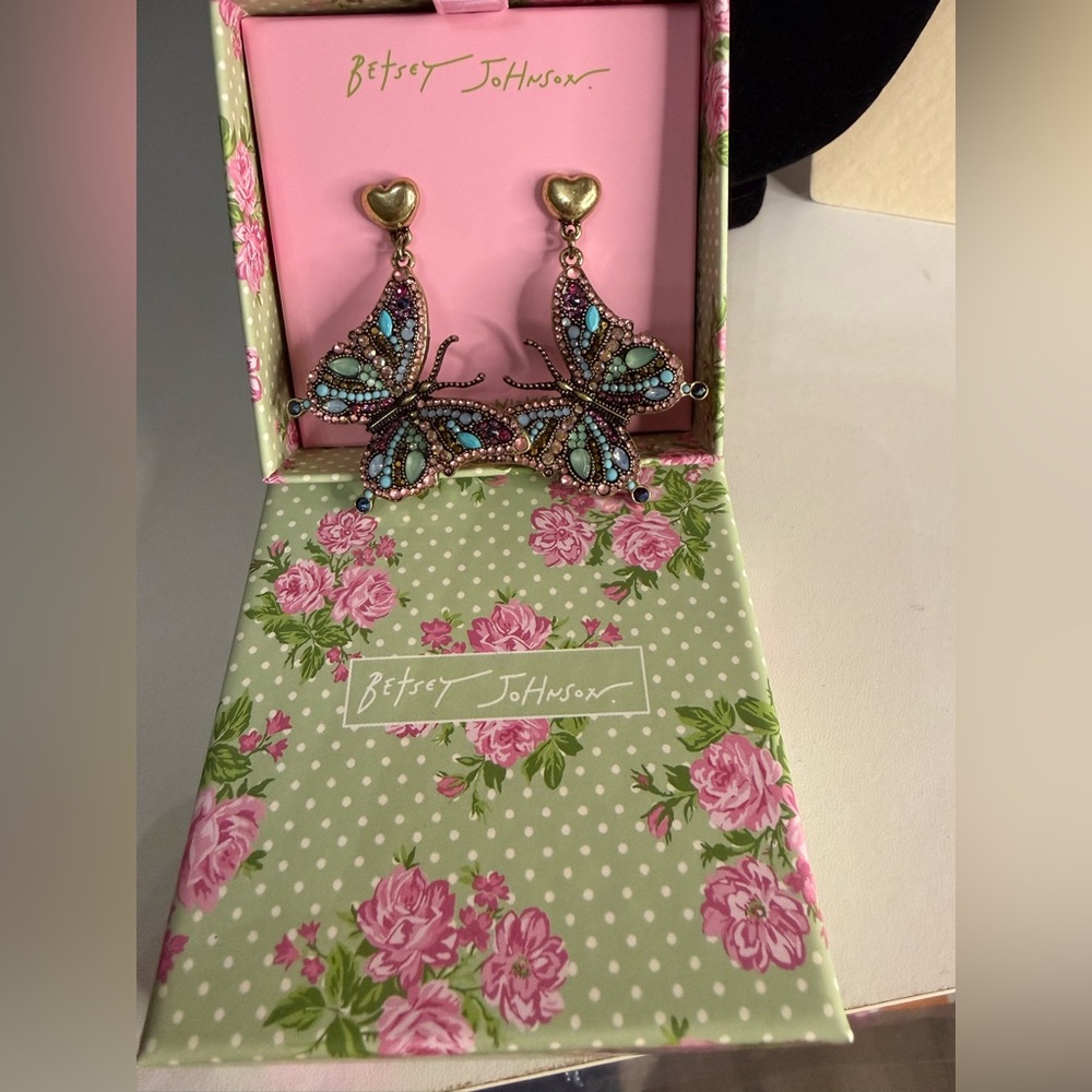 🦋Betsey Johnson Gold Heart Butterfly Earrings with Turquoise and Pink Accents